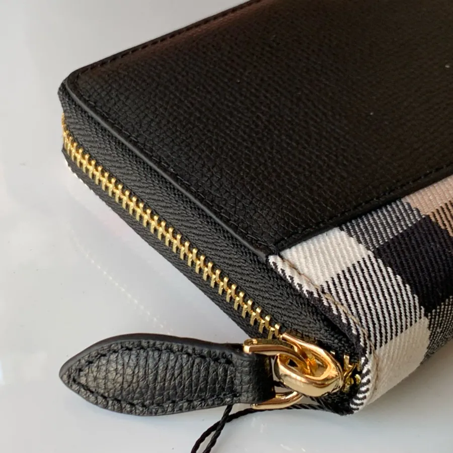 240 House Grained Leather Zip Bag