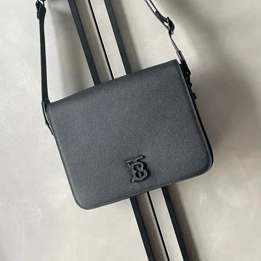 Thomas Burberry 550 B家全皮信使包