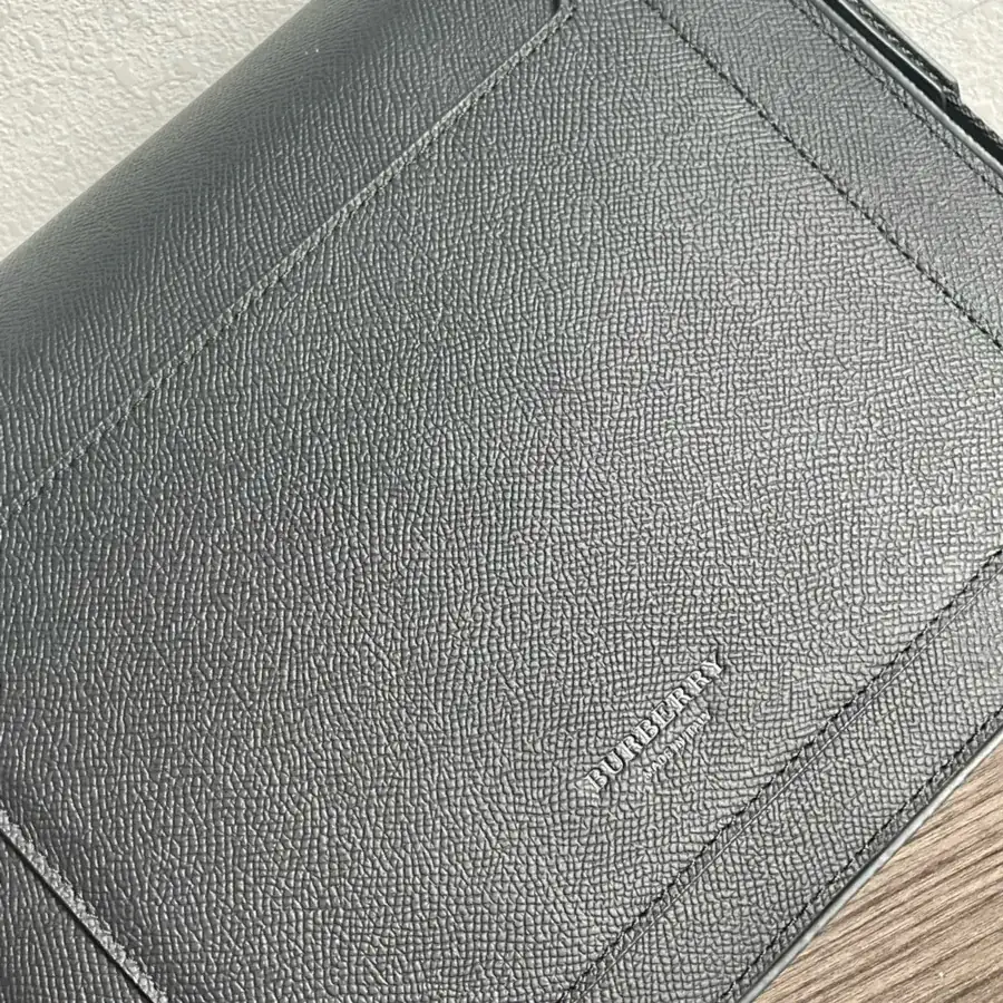 Thomas Burberry 550 B家全皮信使包