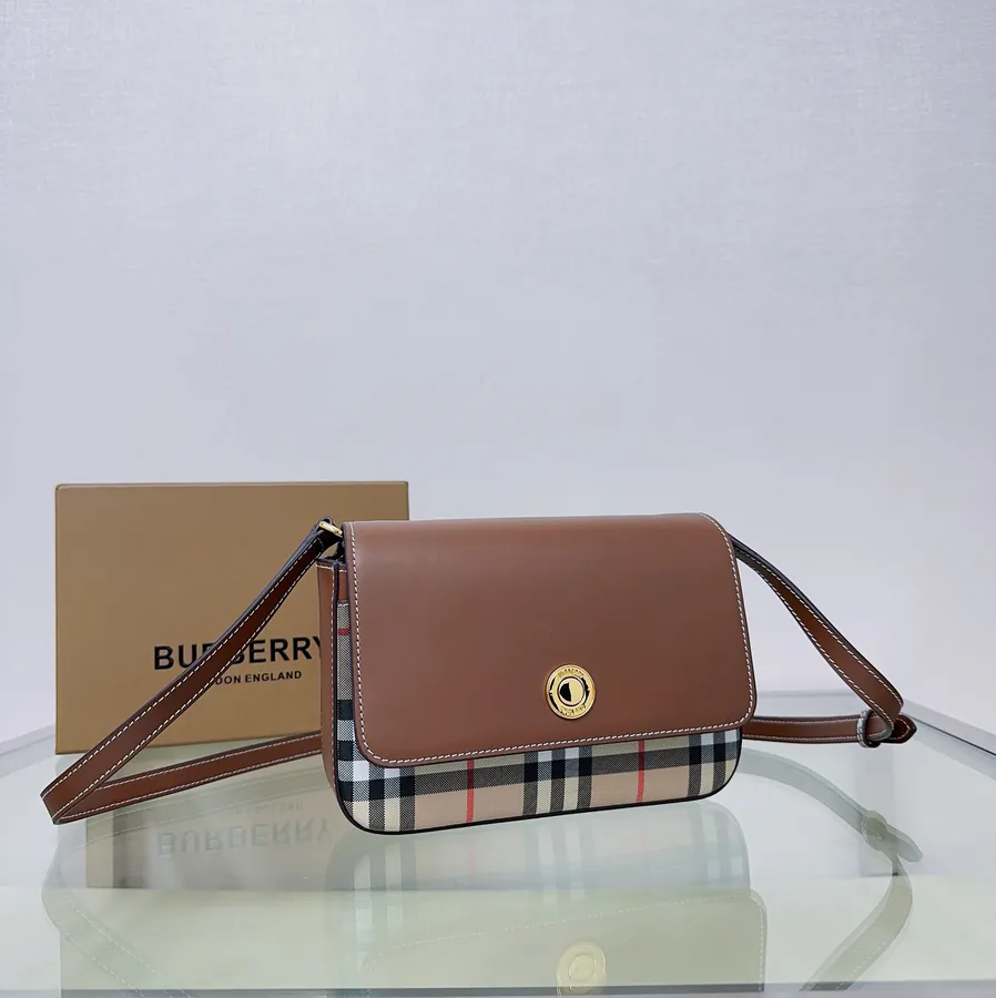 500 BUR Mini Crossbody Bag Versatile Style, Practical Design