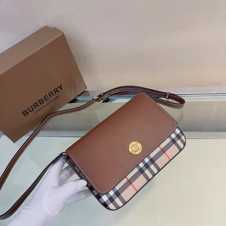 500 BUR Mini Crossbody Bag Versatile Style, Practical Design