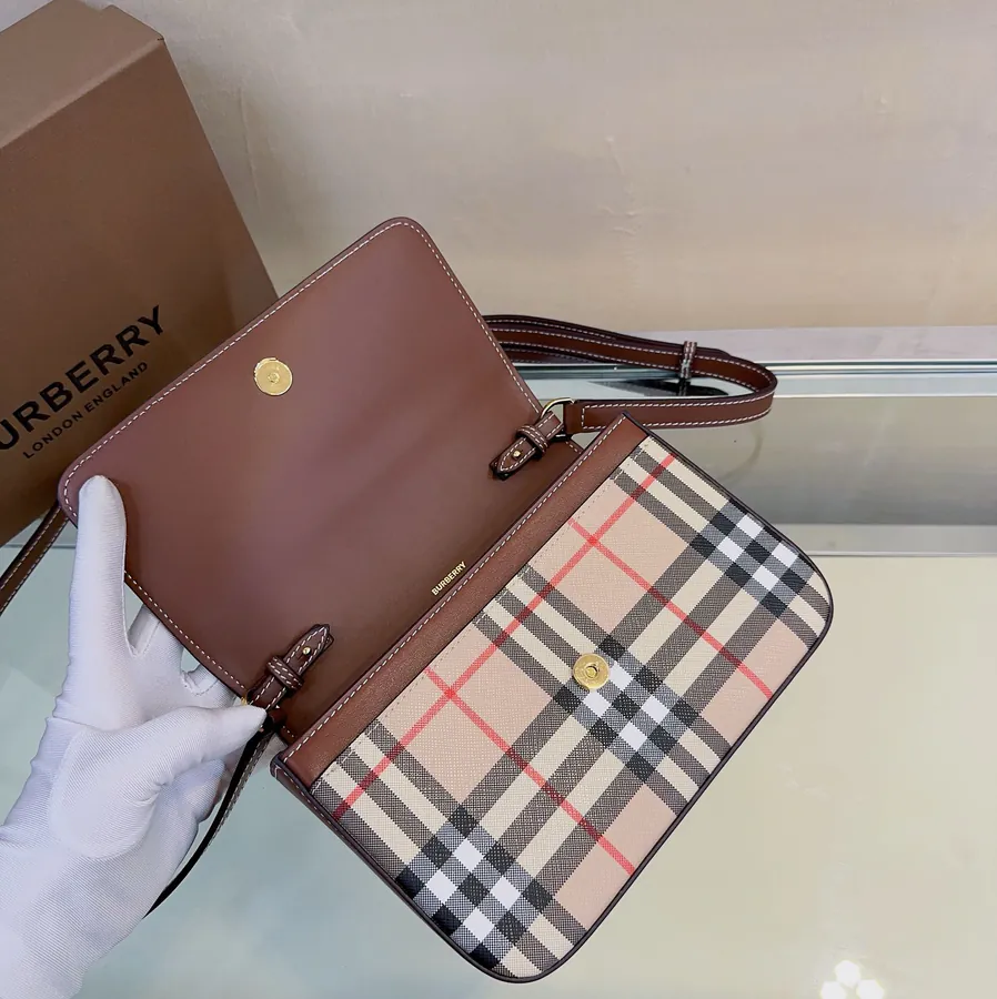 500 BUR Mini Crossbody Bag Versatile Style, Practical Design