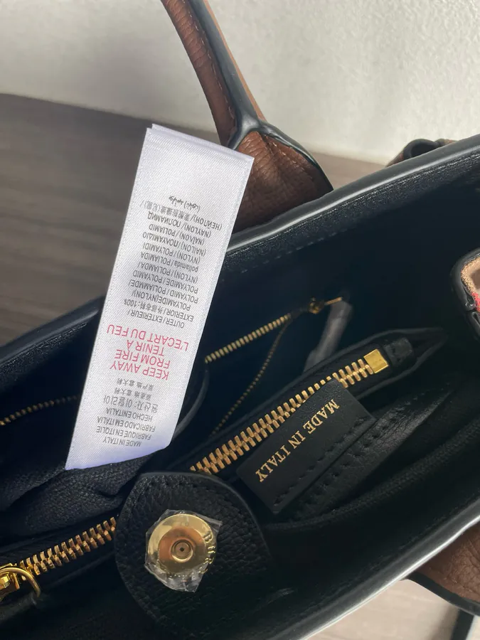 600 B Signature Tote Bag Classic Medium Banane Bag