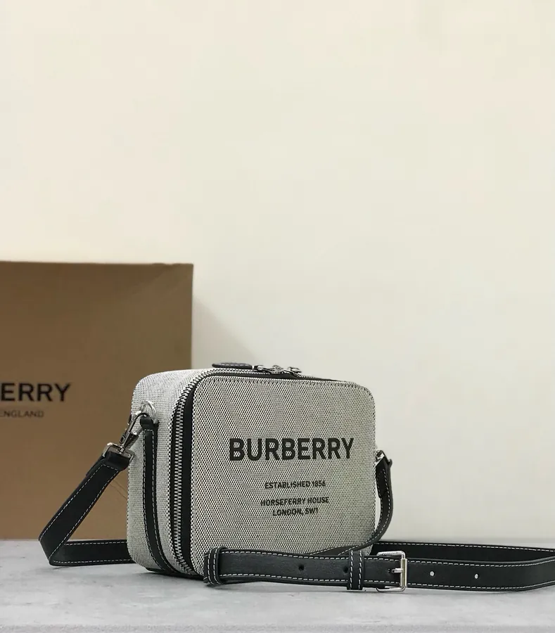 Horseferry Print Crossbody Bag Elegant and Detailed Design
