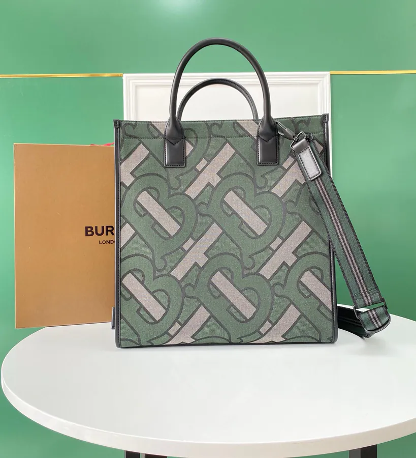 B House 550 Trendy Tote Bag with Grained Calfskin and Brand Logo