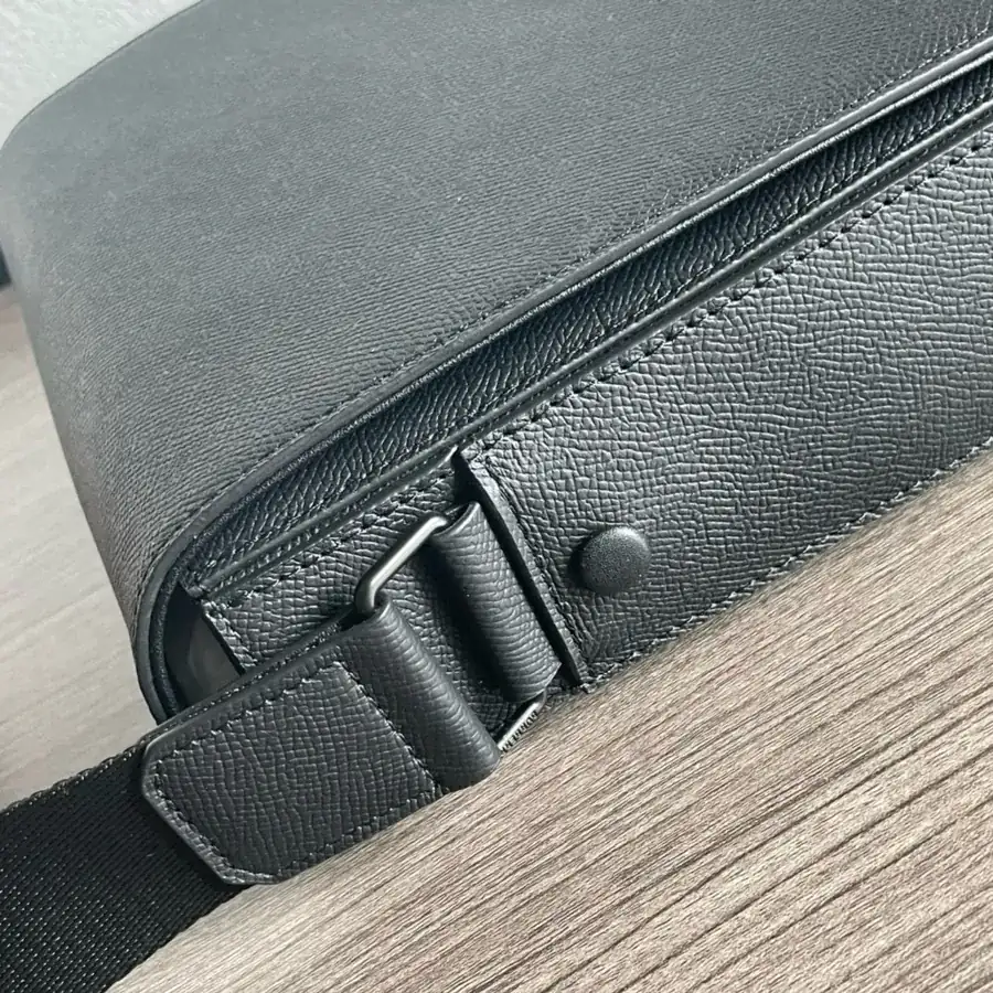 Thomas Burberry 550 B家全皮信使包