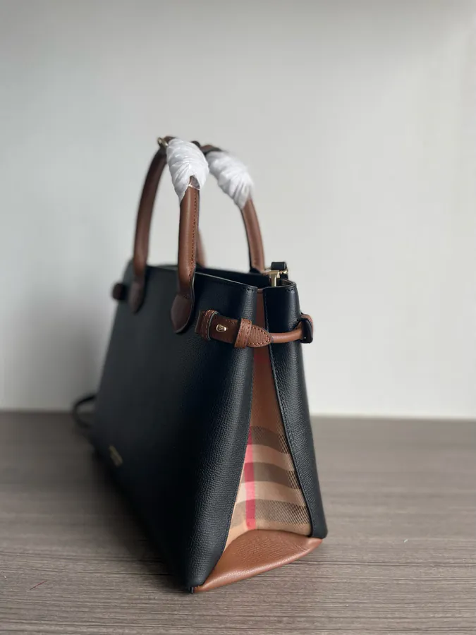 600 B Luxury Tote Bag Classic Medium Banana Bag