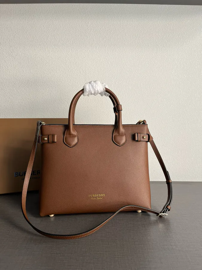 600 B Signature Tote Bag Classic Bucket Bag