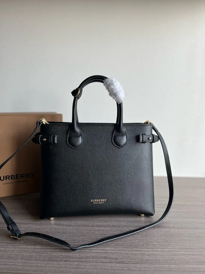 600 B Family Bestseller Tote Bag, Classic Medium Banana Bag
