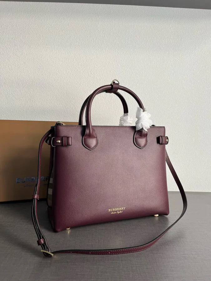 600 B Family Bestseller Tote Bag, Classic Medium Banana Bag