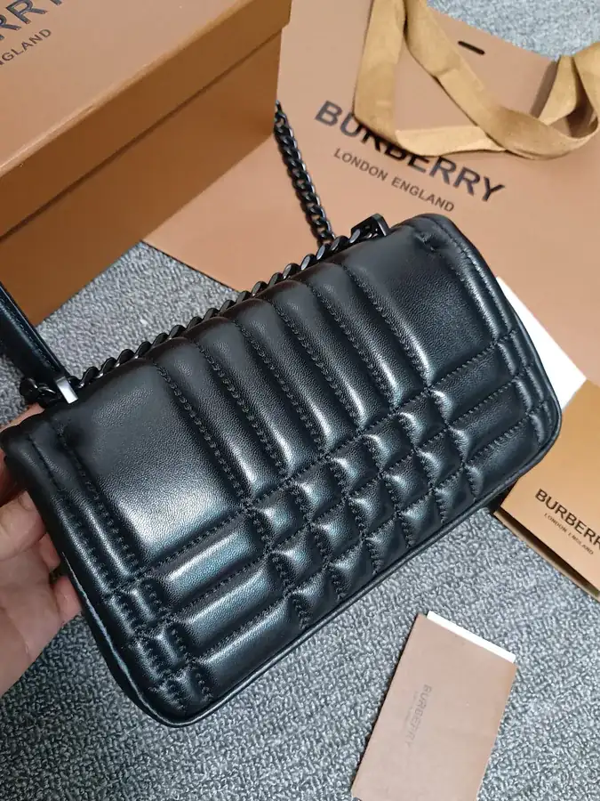 Burberry Lola – 萝纳包
