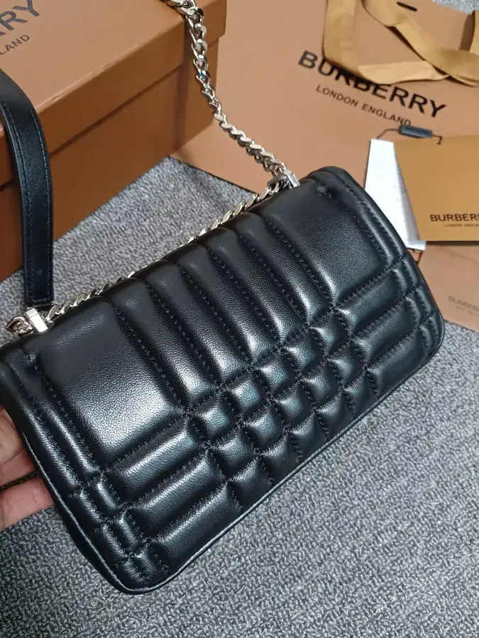 Burberry Lola – 萝纳包