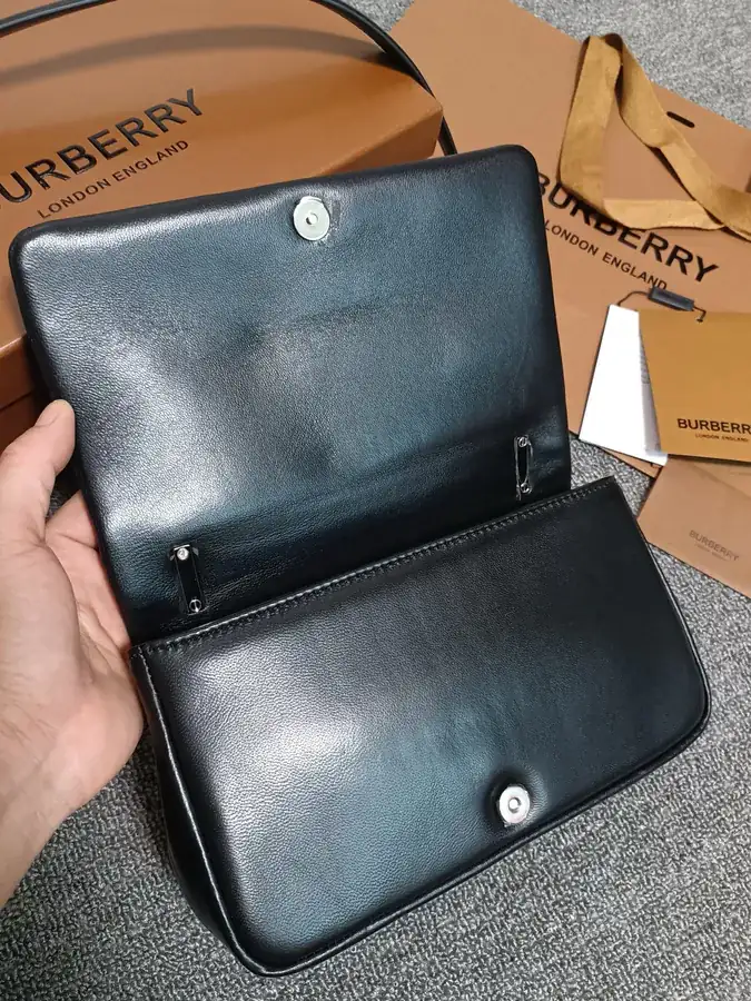 Burberry Lola – 萝纳包