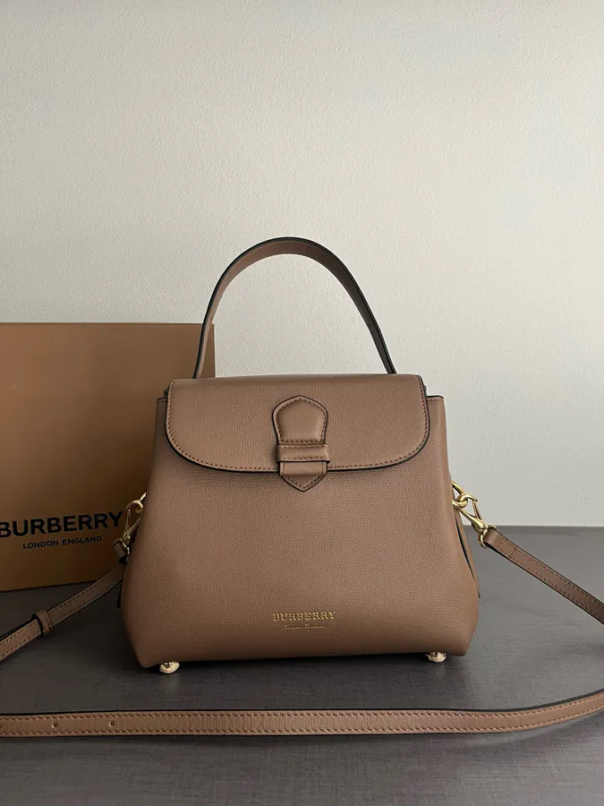 600 B Classic Style Tote Bag