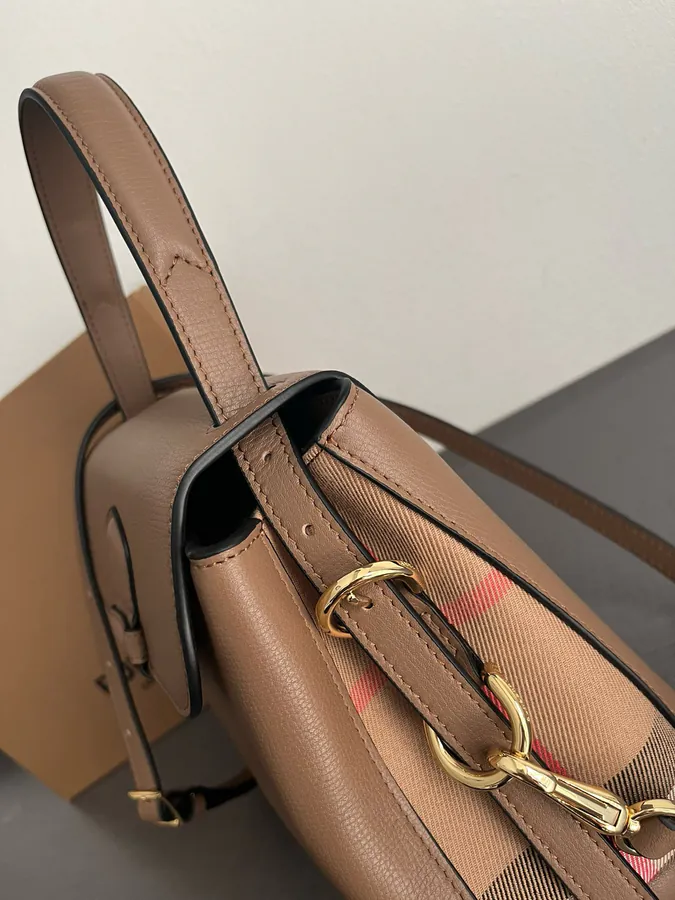 600 B Classic Style Tote Bag