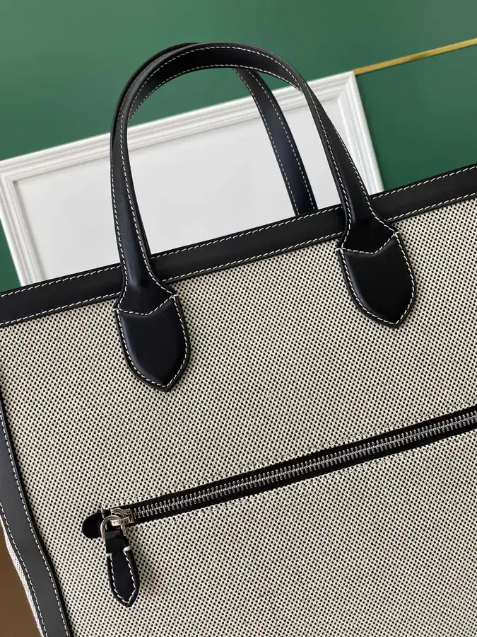 B House 550 New Tote Bag