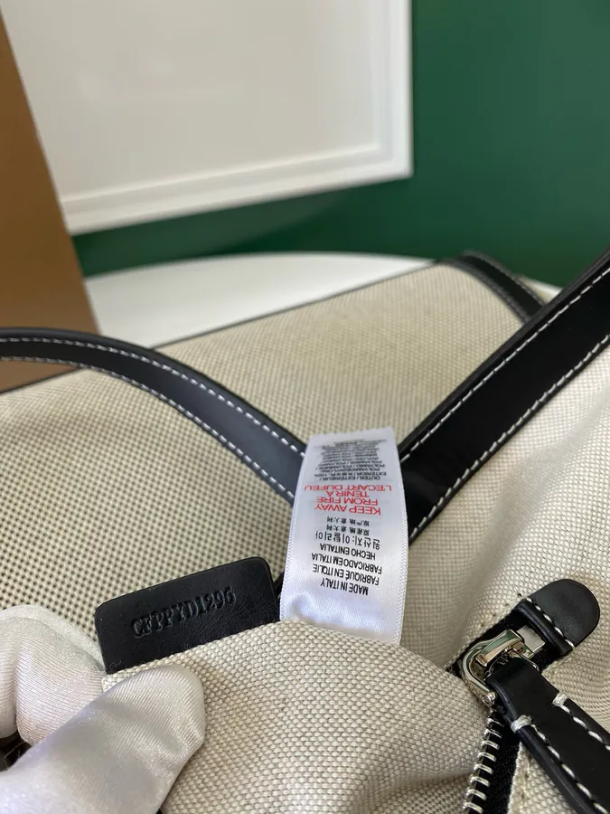 B House 550 New Tote Bag