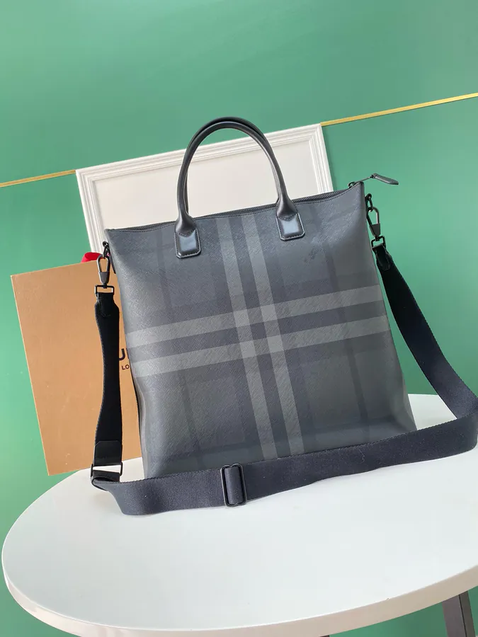 B House 550 Trendy Tote Bag with Grained Calfskin and Brand Logo