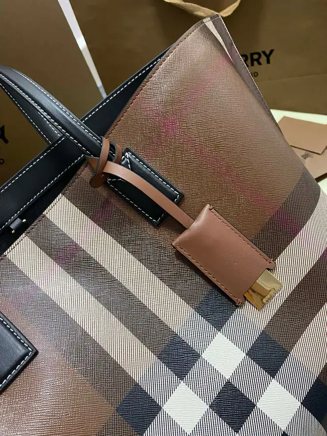 Thomas Burberry New Tote Bag