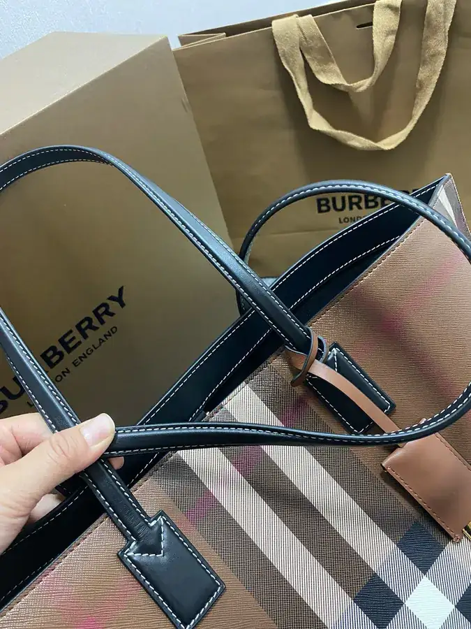 Thomas Burberry New Tote Bag