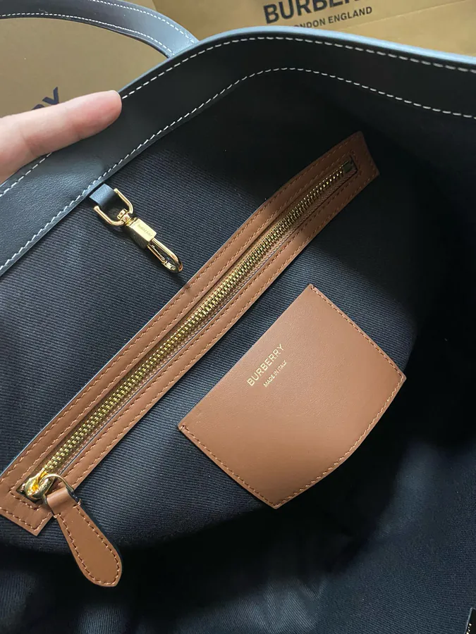 Thomas Burberry New Tote Bag