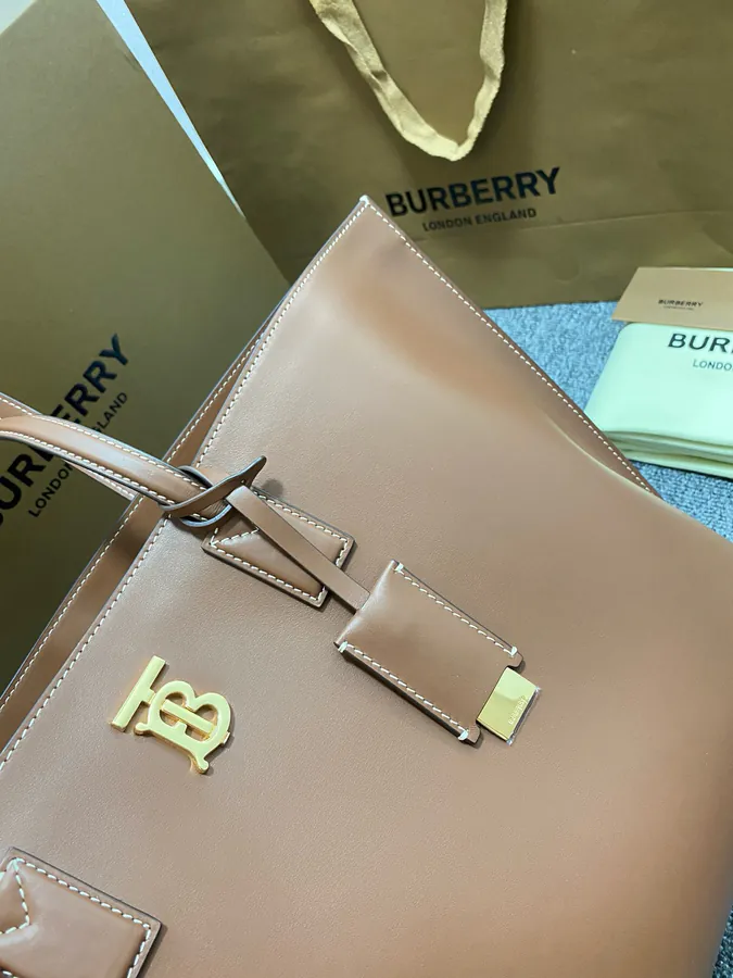 Thomas Burberry 450 B New Tote Bag