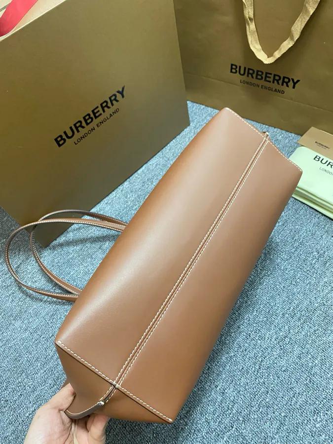 Thomas Burberry 450 B New Tote Bag