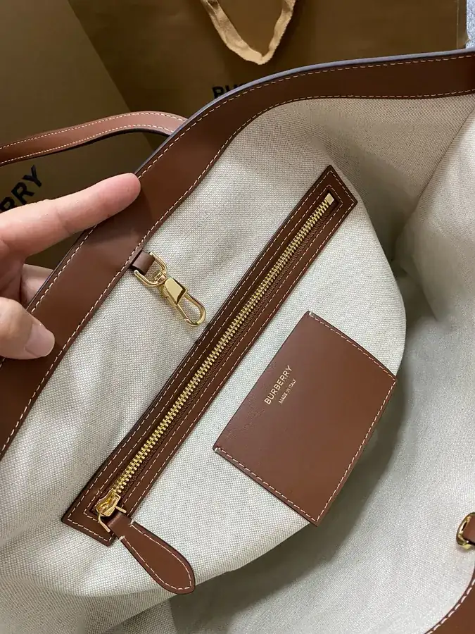 Thomas Burberry 450 B New Tote Bag