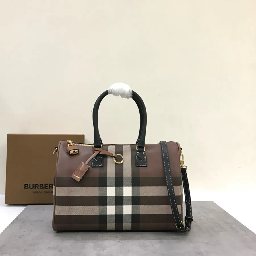 Burberry P450 Medium Pillow Bag