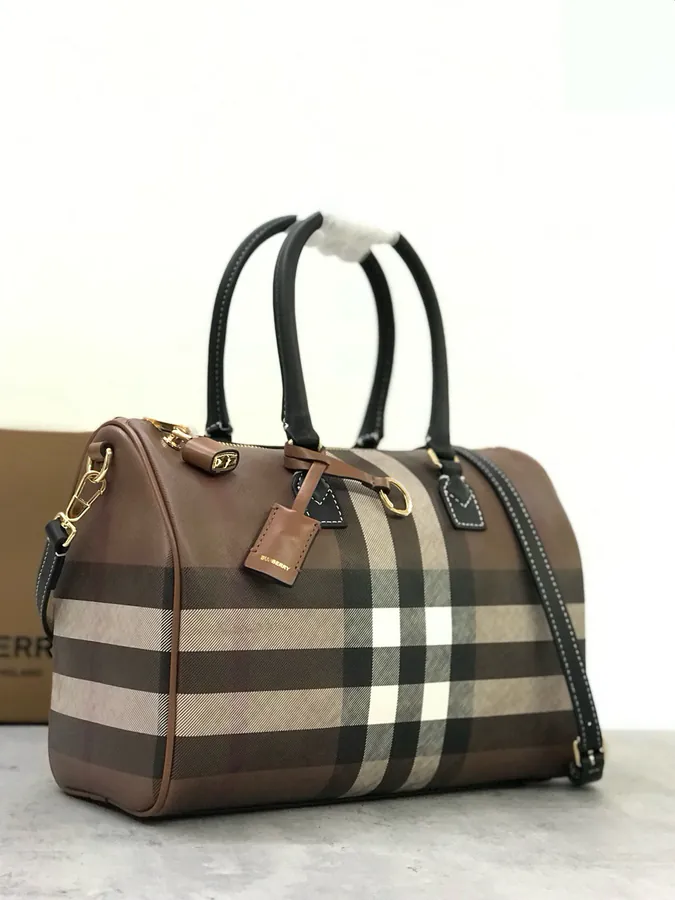 Burberry P450 Medium Pillow Bag