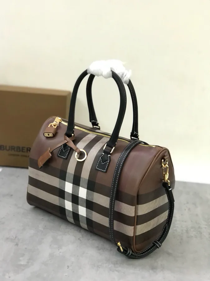 Burberry P450 Medium Pillow Bag