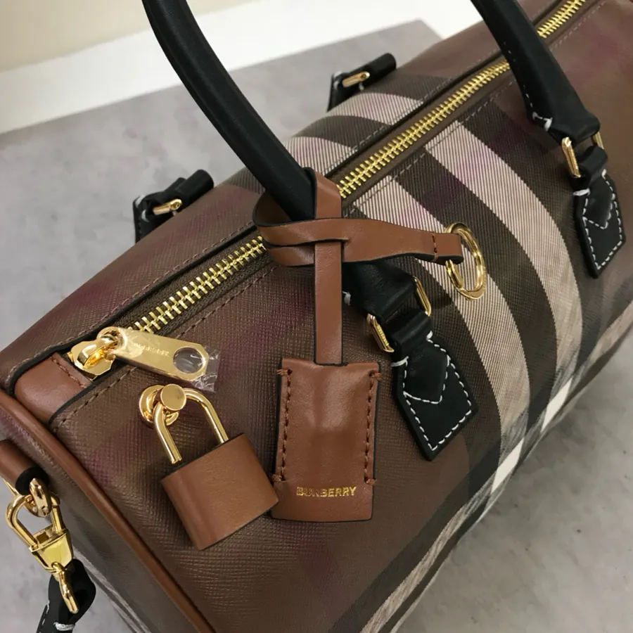 Burberry P450 Medium Pillow Bag
