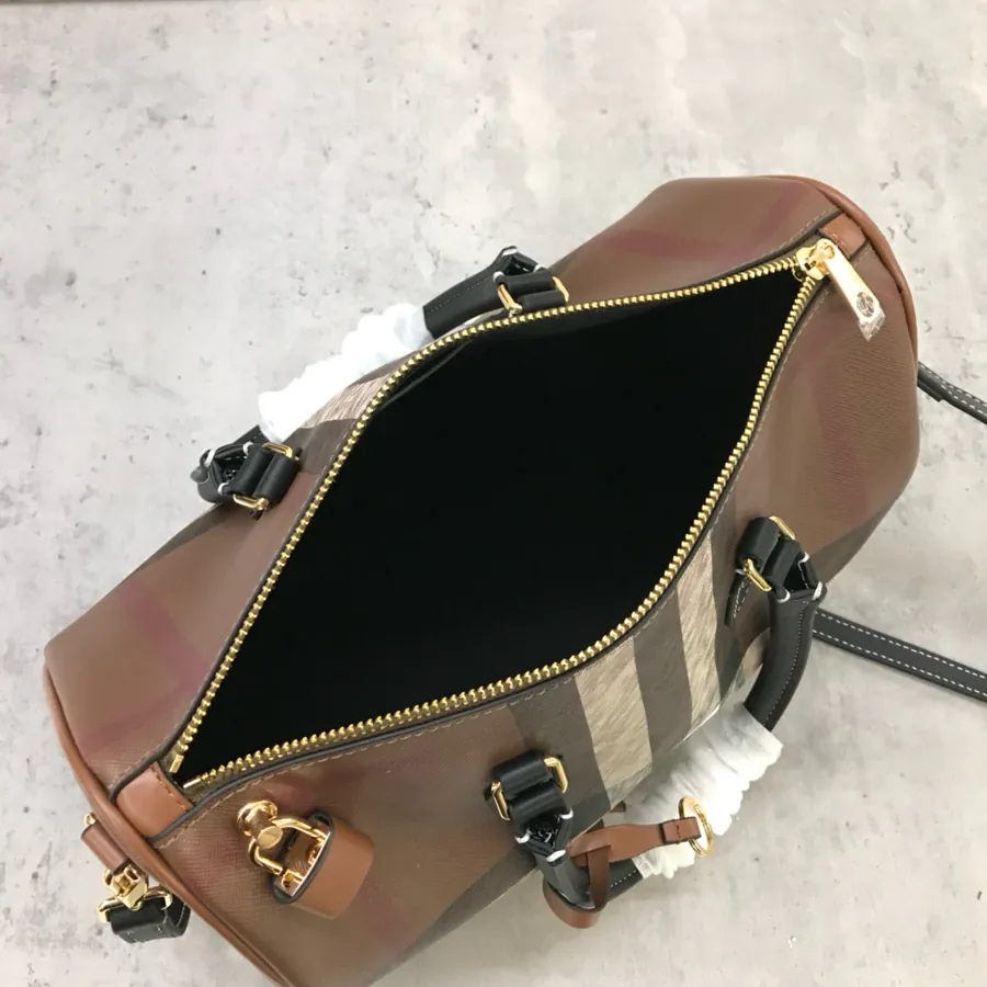 Burberry P450 Medium Pillow Bag