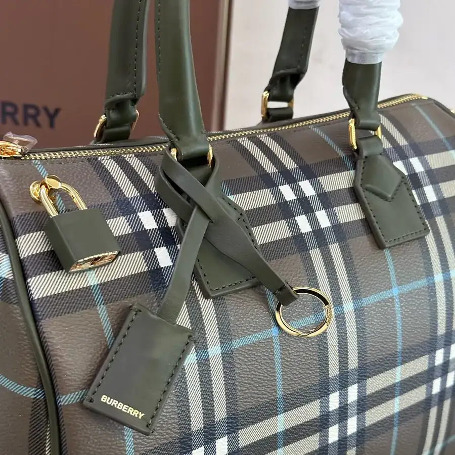 Burberry P450 Medium Pillow Bag