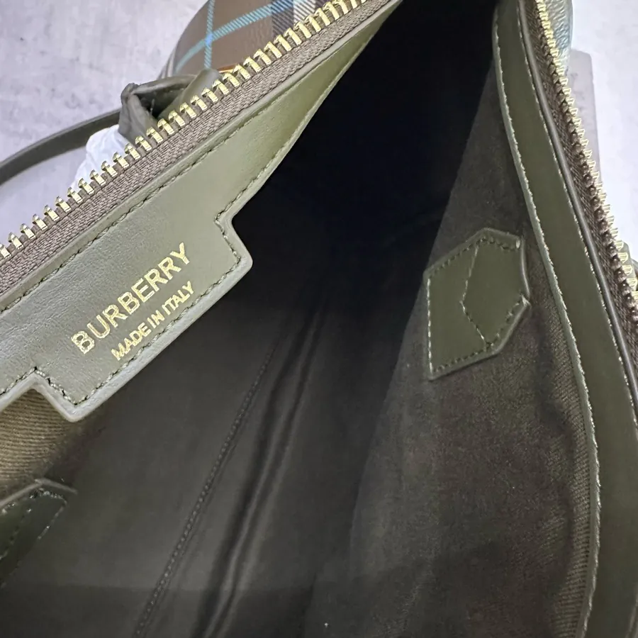 Burberry P450 Medium Pillow Bag