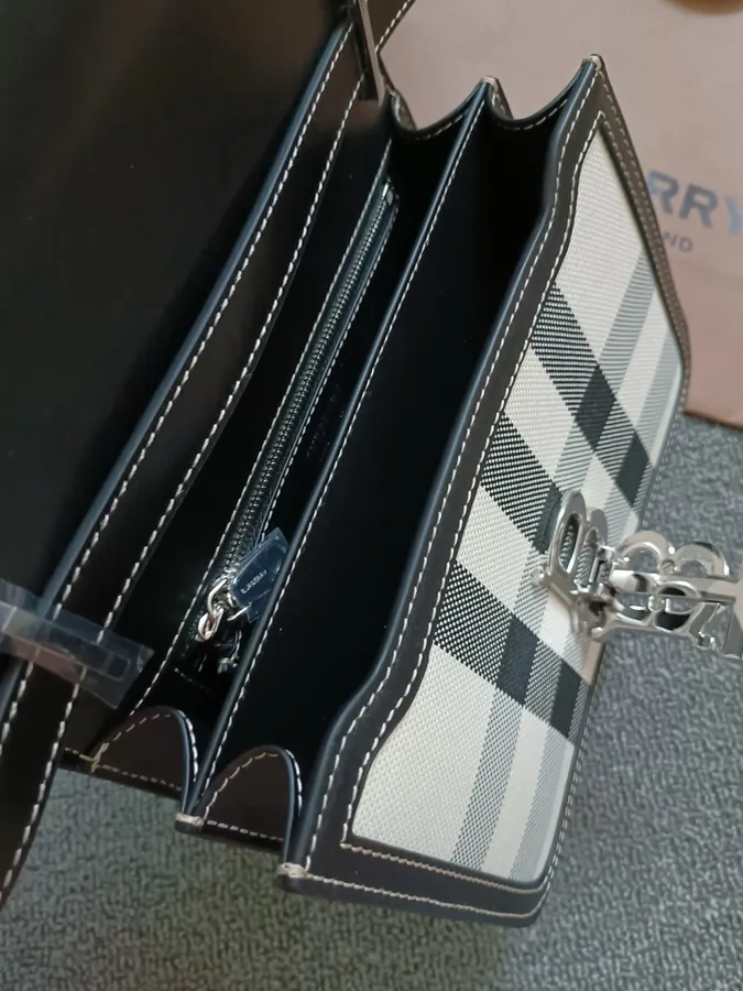 Thomas Burberry 600 B Edition Lock Clasp Tote