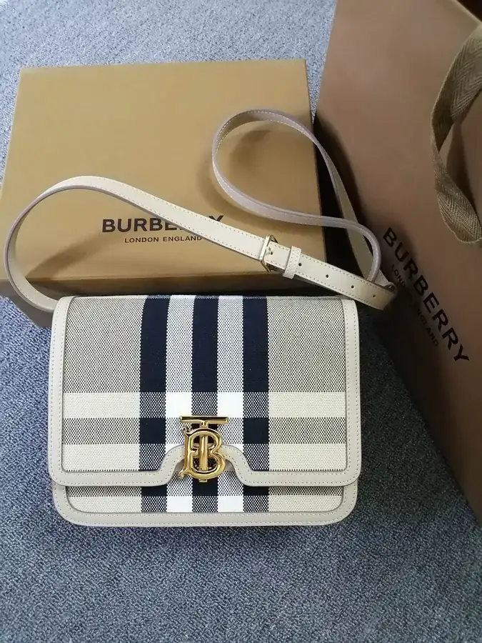 Thomas Burberry TB Exclusive Identifier Lock Bag Medium