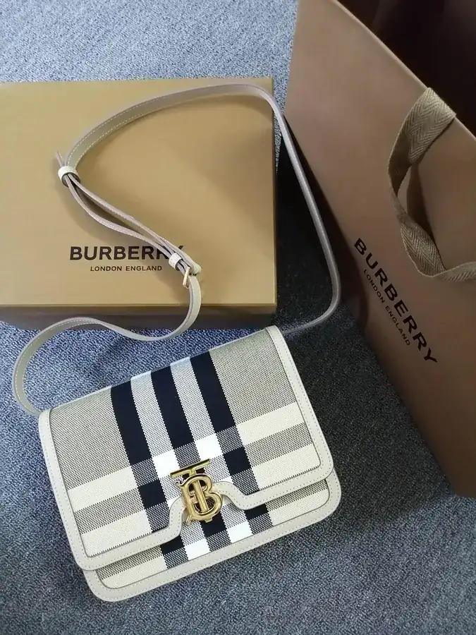 Thomas Burberry TB Exclusive Identifier Lock Bag Medium