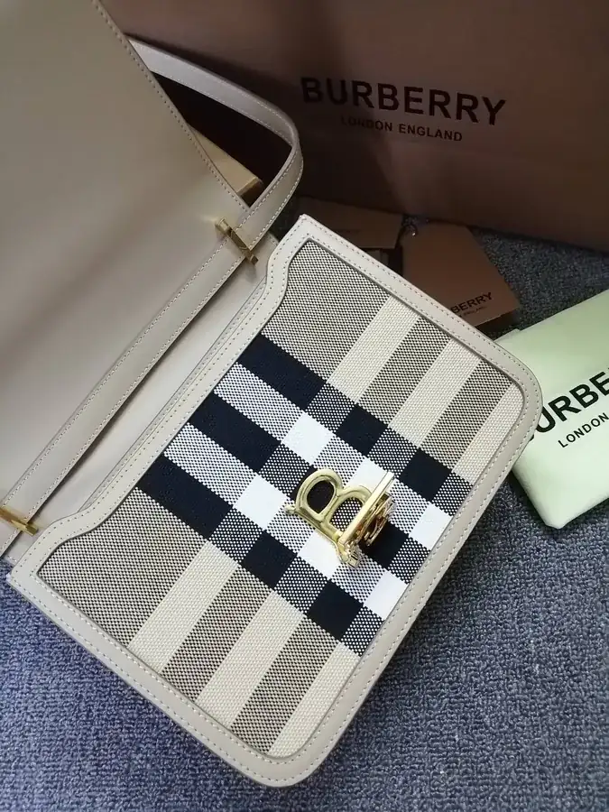 Thomas Burberry TB Exclusive Identifier Lock Bag Medium