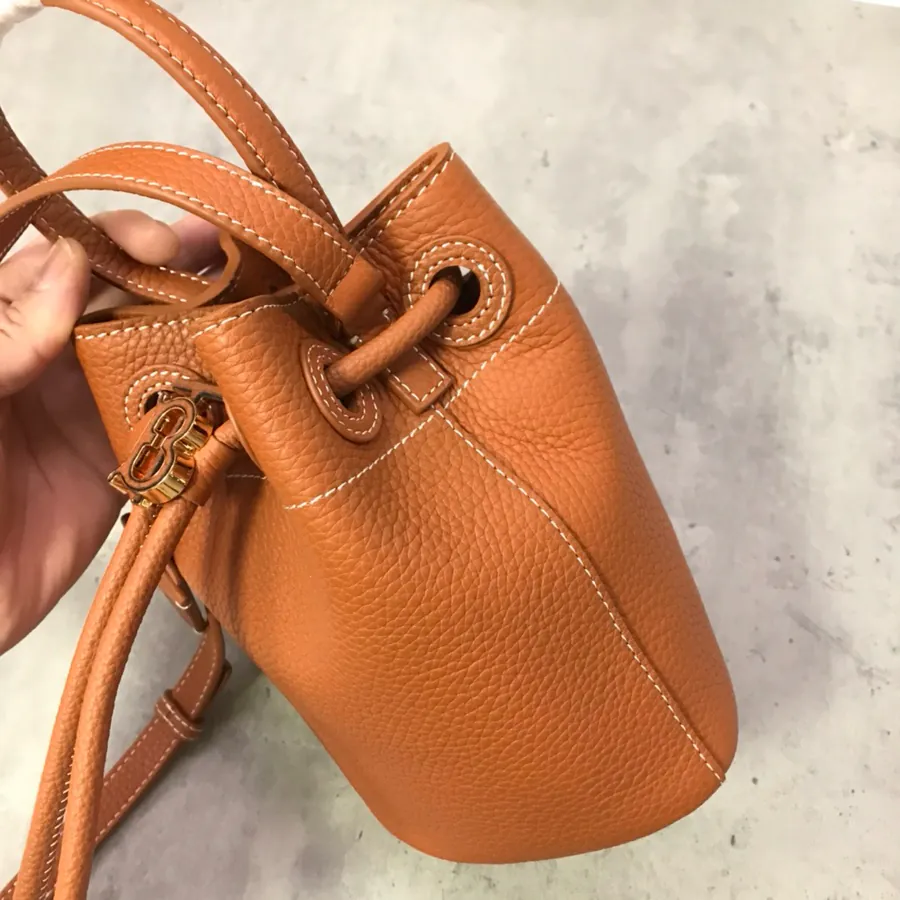 480 B Bucket Bag in Full Grain Calfskin