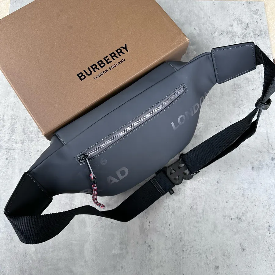P400 B Style Waist Bag with Vintage Street Aesthetic