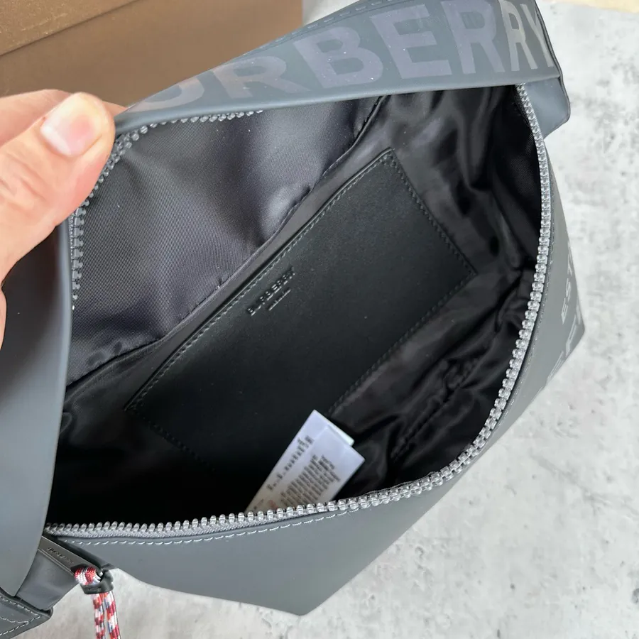 P400 B Style Waist Bag with Vintage Street Aesthetic