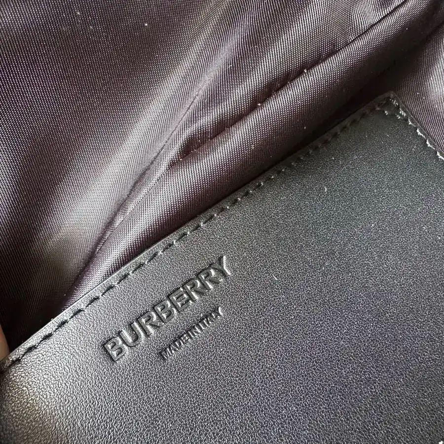 P400 B Style Waist Bag with Vintage Street Aesthetic