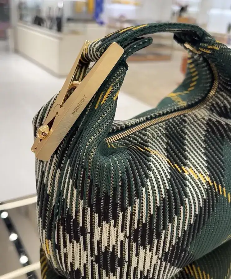 B House New Peg Ivy Green Bucket Bag