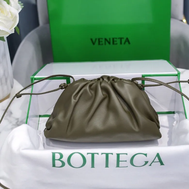 Bottega Veneta Pouch Pouch in Grained Calfskin