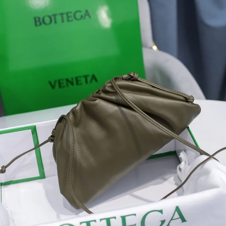 Bottega Veneta Pouch Pouch in Grained Calfskin
