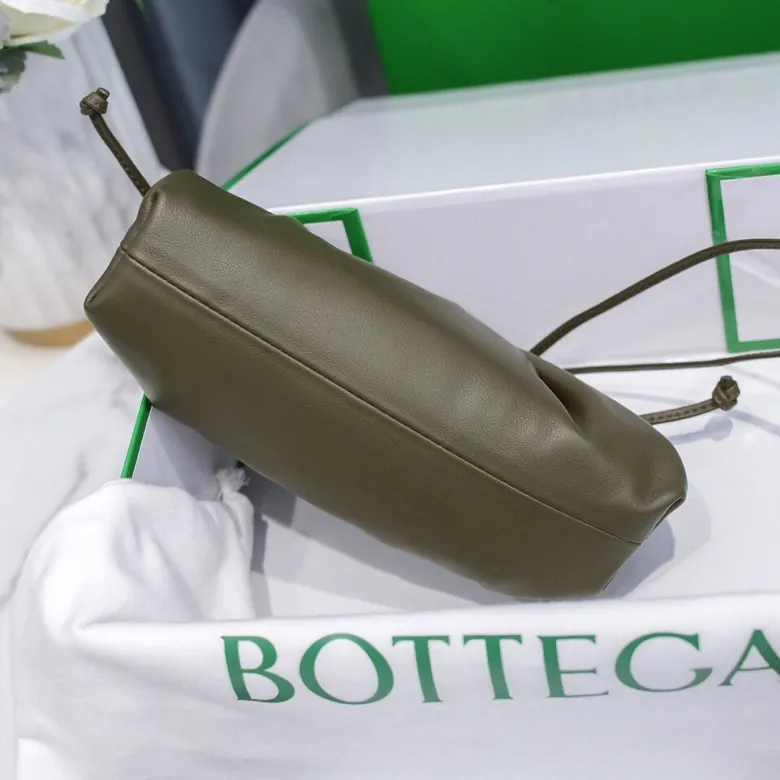 Bottega Veneta Pouch Pouch in Grained Calfskin