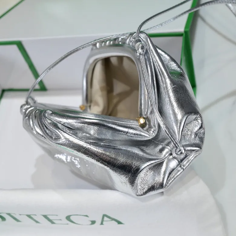 The Pouch Flash Silver Cloud Bag