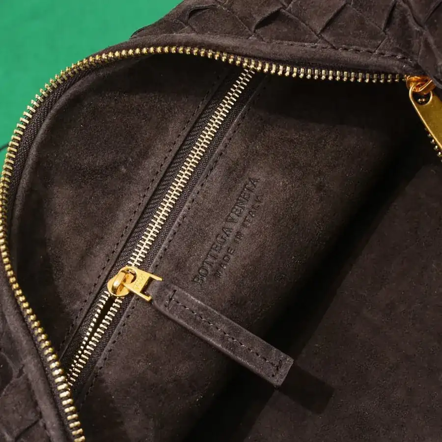 JODIE Bucket Bag in Grained Calfskin
