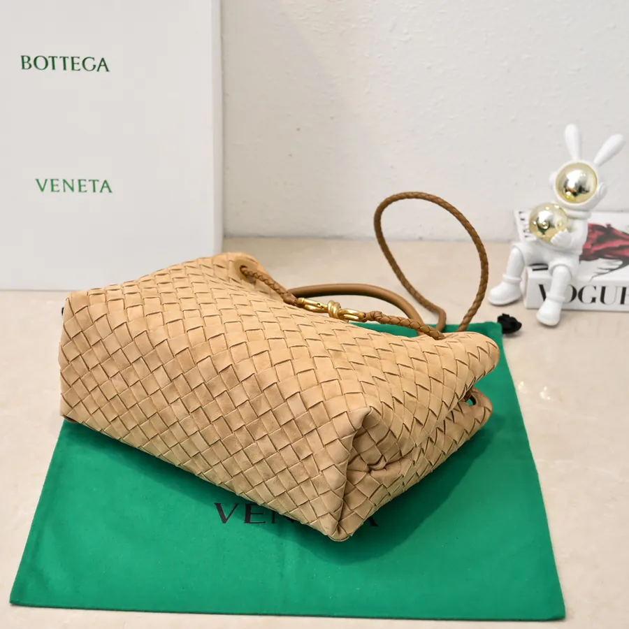 Bottega Veneta Andiamo Bucket Bag